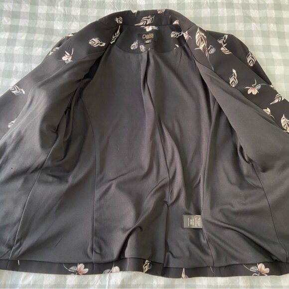 Dalia black blazer floral pink pattern pockets formal casual feminine medium - Picture 10 of 14